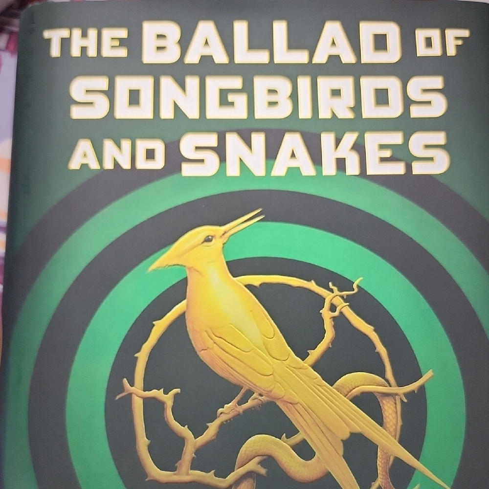 Chronicle Books Green and Yellow Artistic Medallion